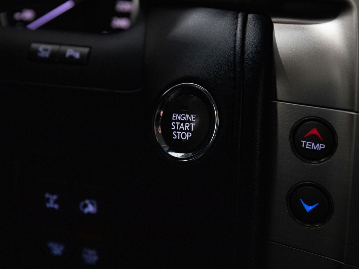 Lexus LX 2012 - фото автомобиля