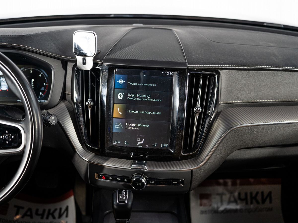 Volvo XC60 2018 - фото автомобиля