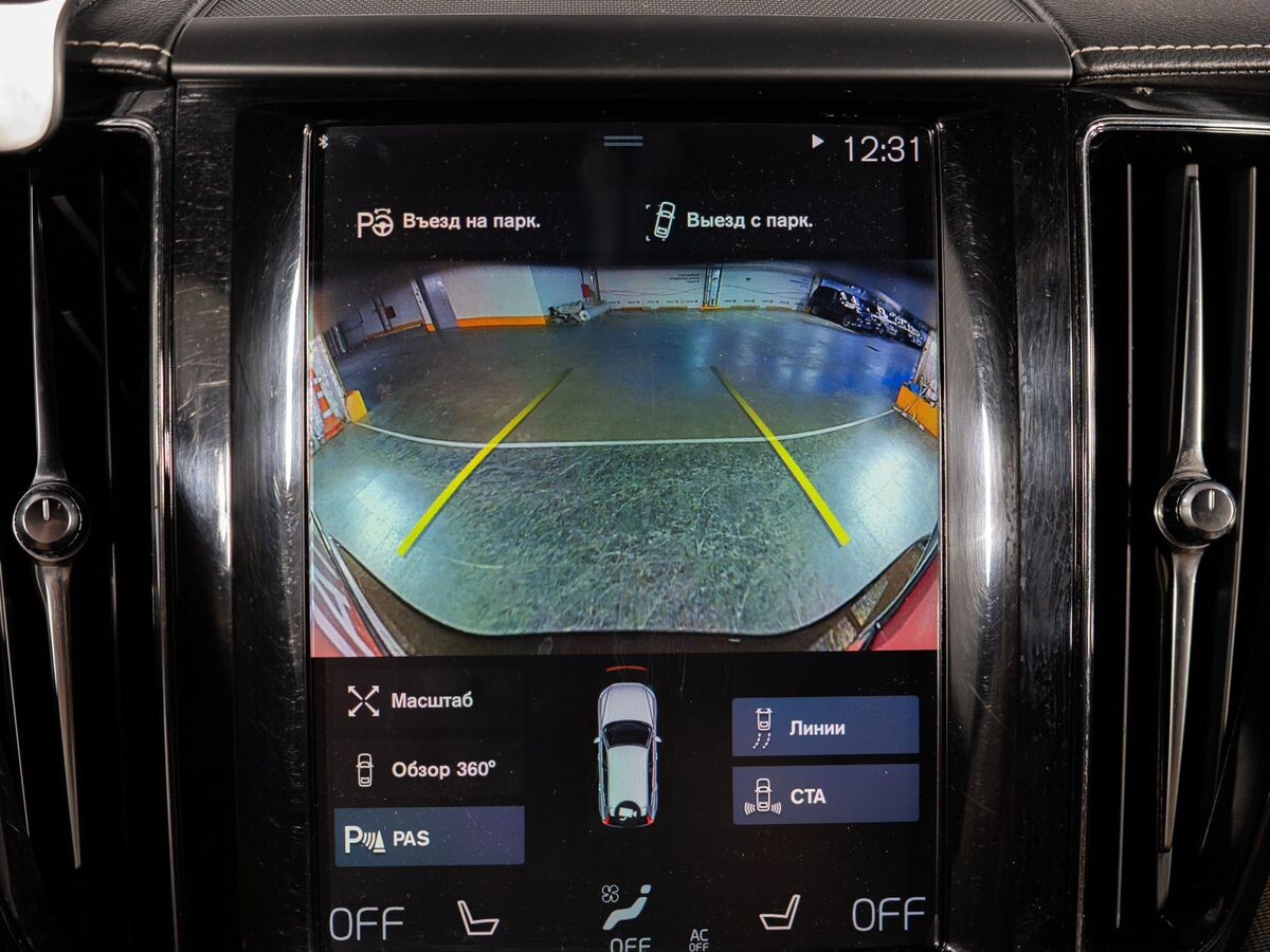 Volvo XC60 2018 - фото автомобиля