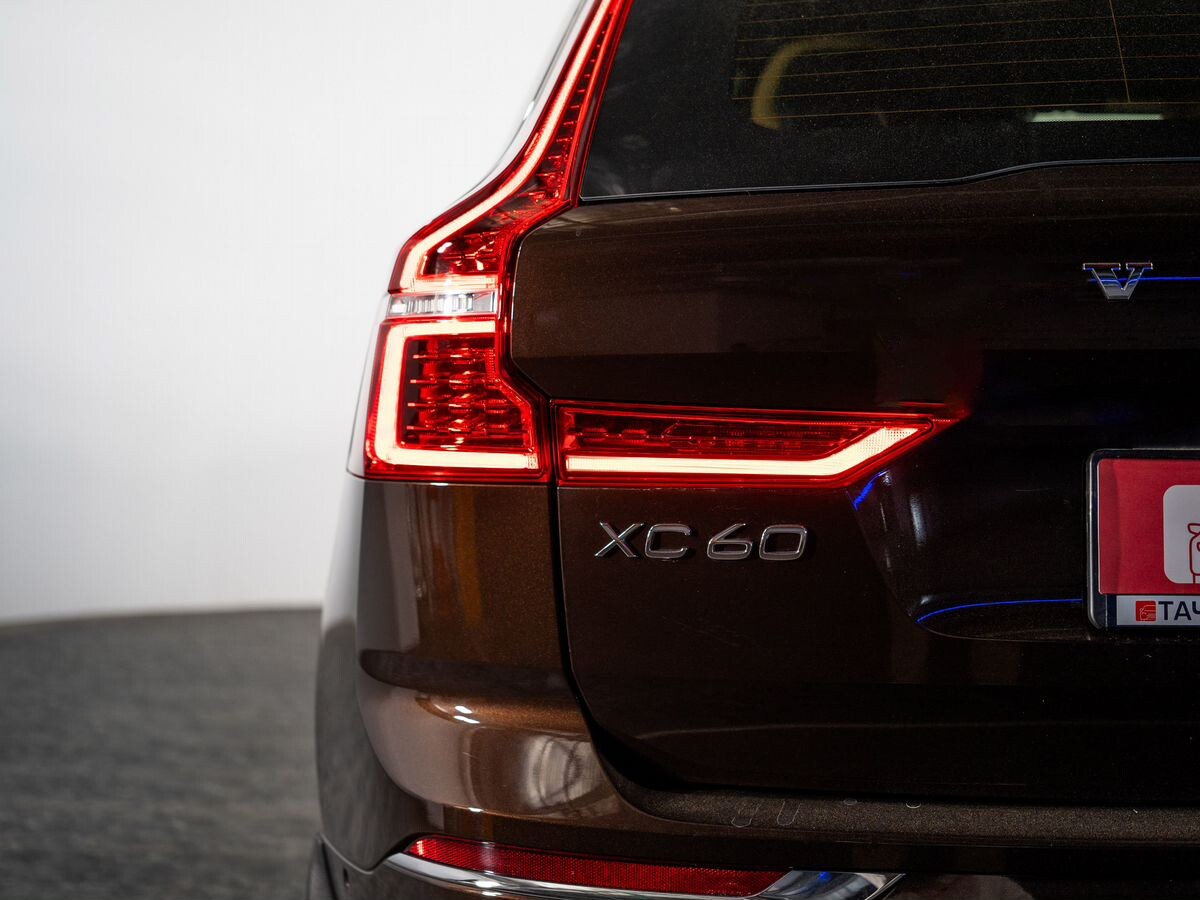 Volvo XC60 2018 - фото автомобиля