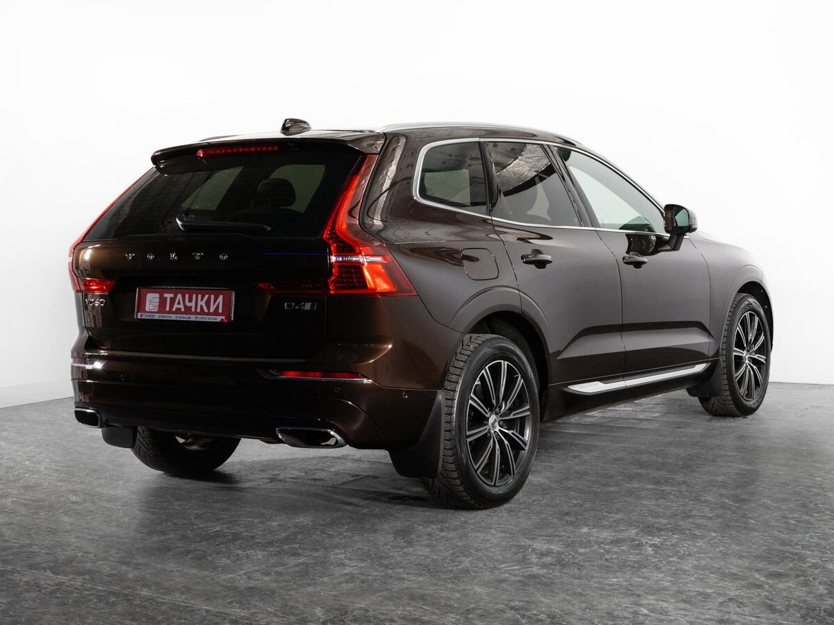 Volvo XC60 2018 - фото автомобиля