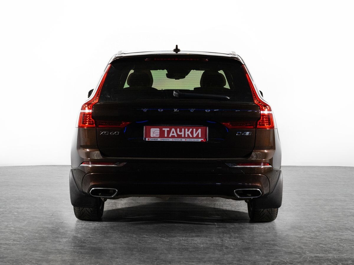 Volvo XC60 2018 - фото автомобиля