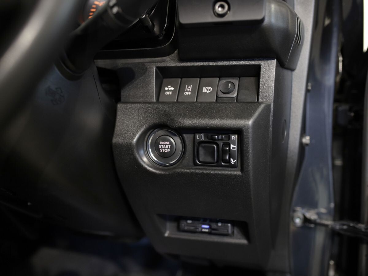 Suzuki Jimny 2021 - фото автомобиля