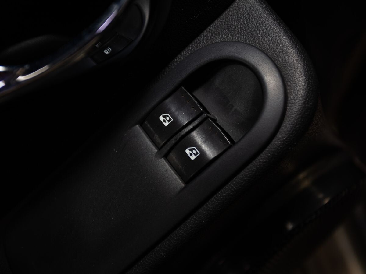 Nissan Terrano 2015 - фото автомобиля