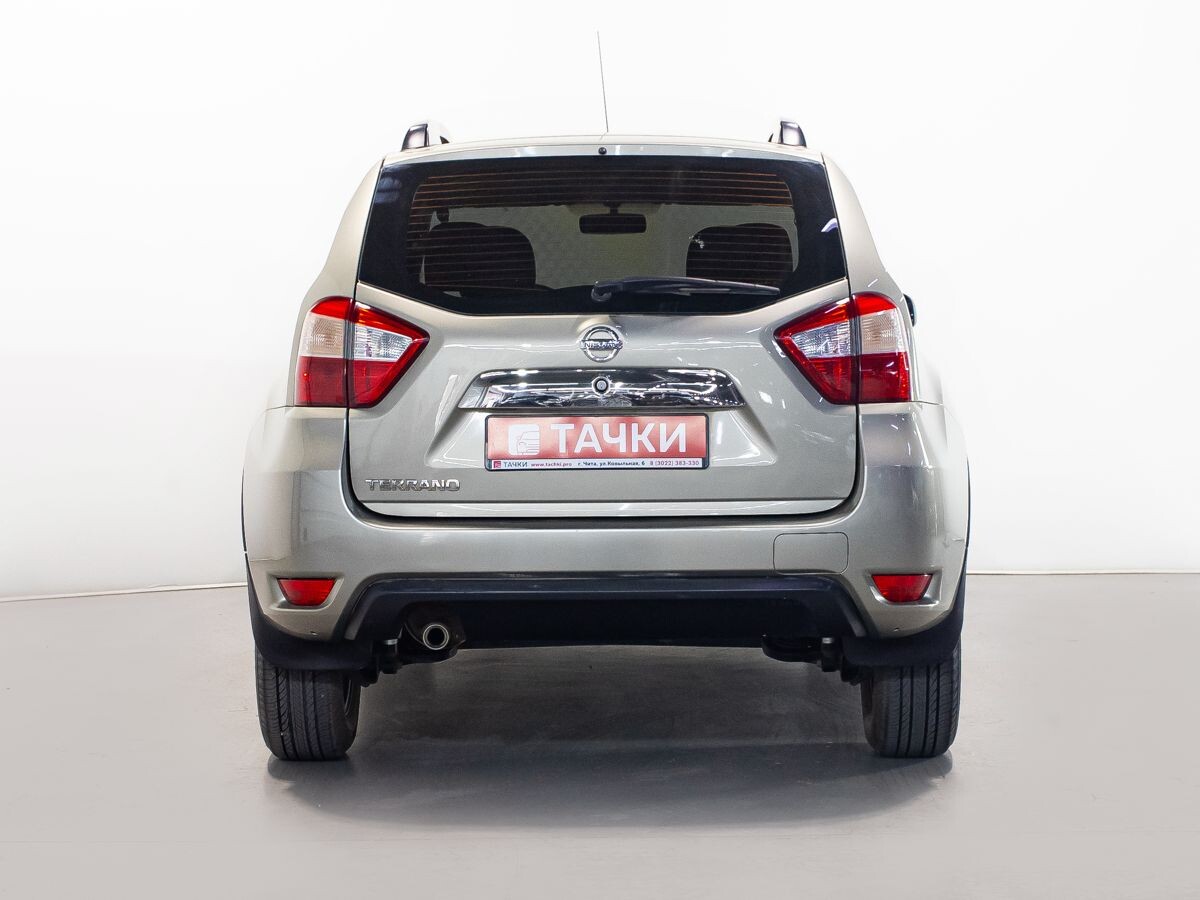 Nissan Terrano 2015 - фото автомобиля