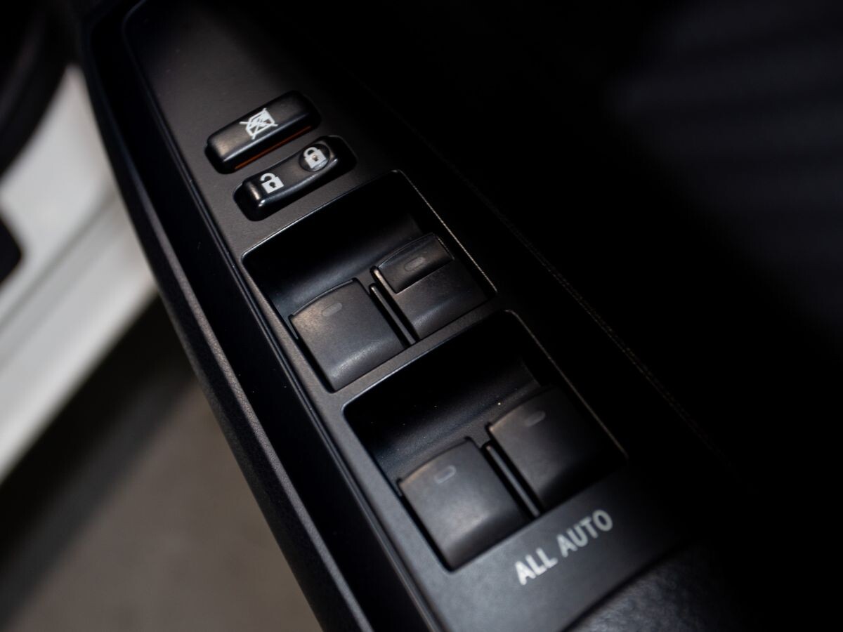 Toyota Corolla 2015 - фото автомобиля