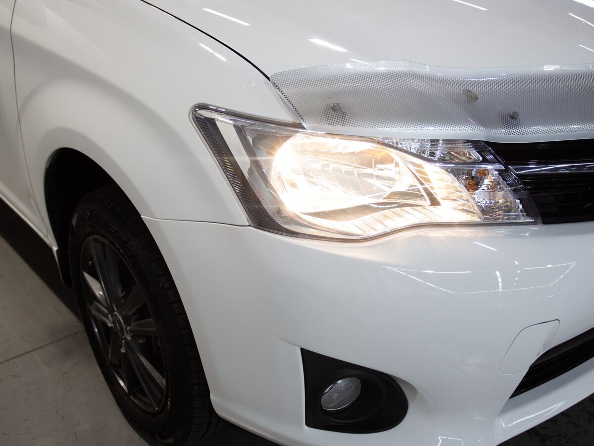 Toyota Corolla 2015 - фото автомобиля