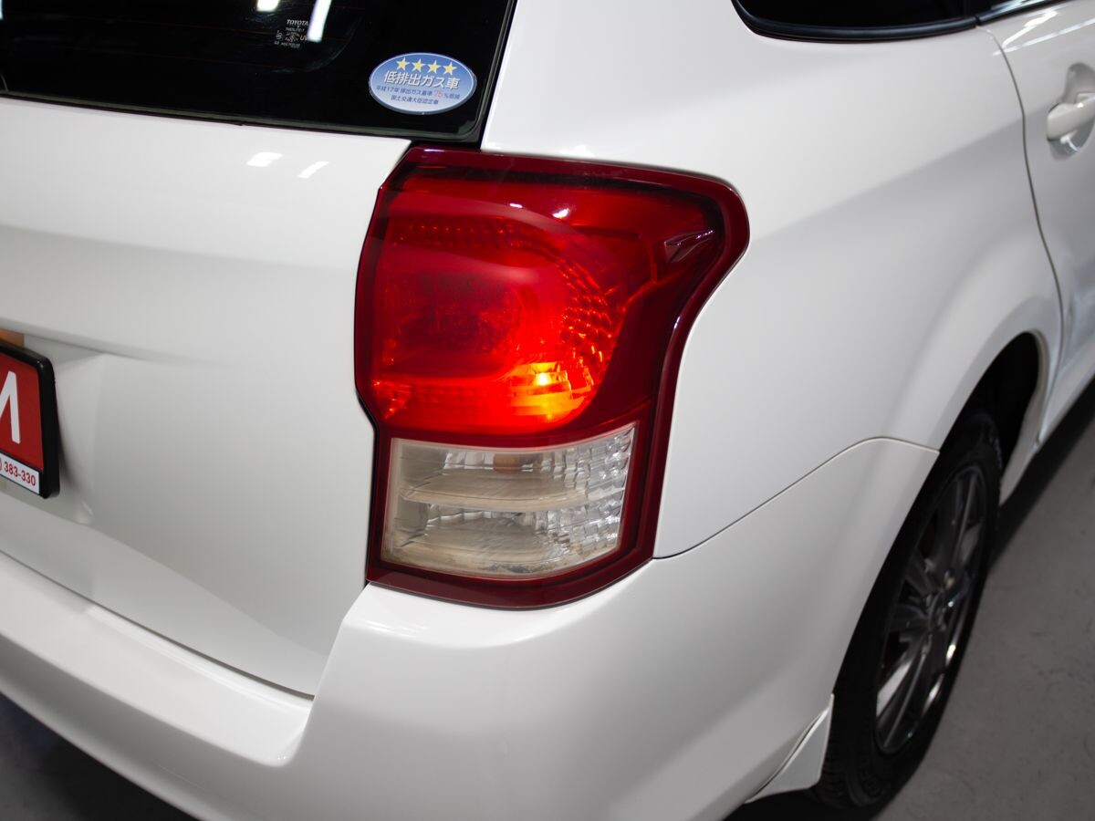 Toyota Corolla 2015 - фото автомобиля