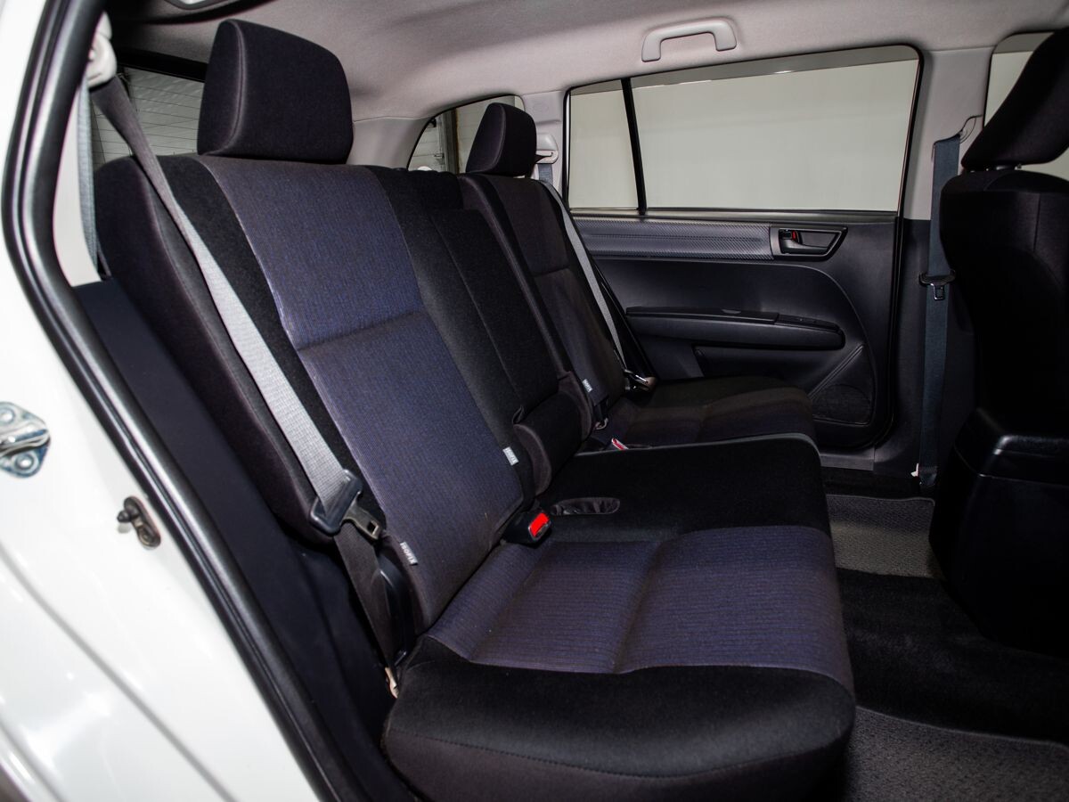 Toyota Corolla 2015 - фото автомобиля