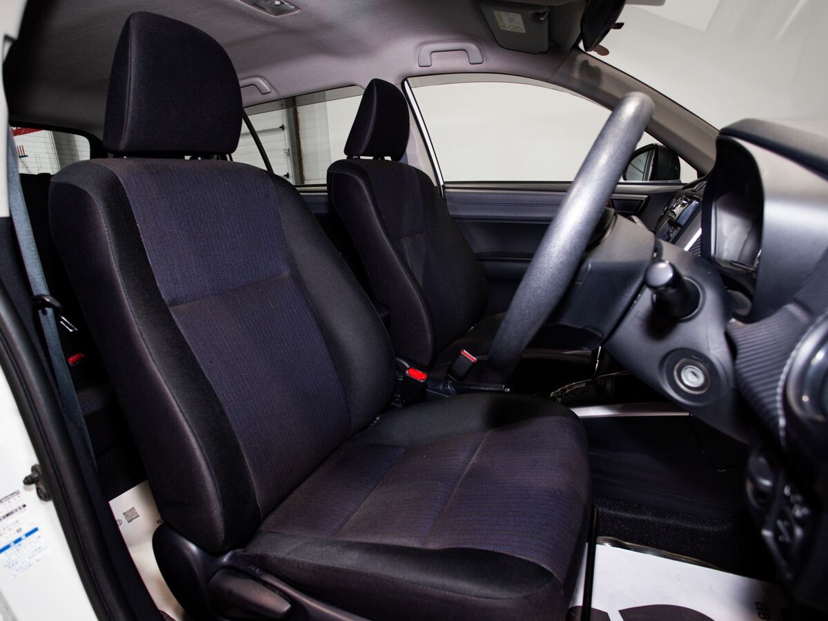 Toyota Corolla 2015 - фото автомобиля