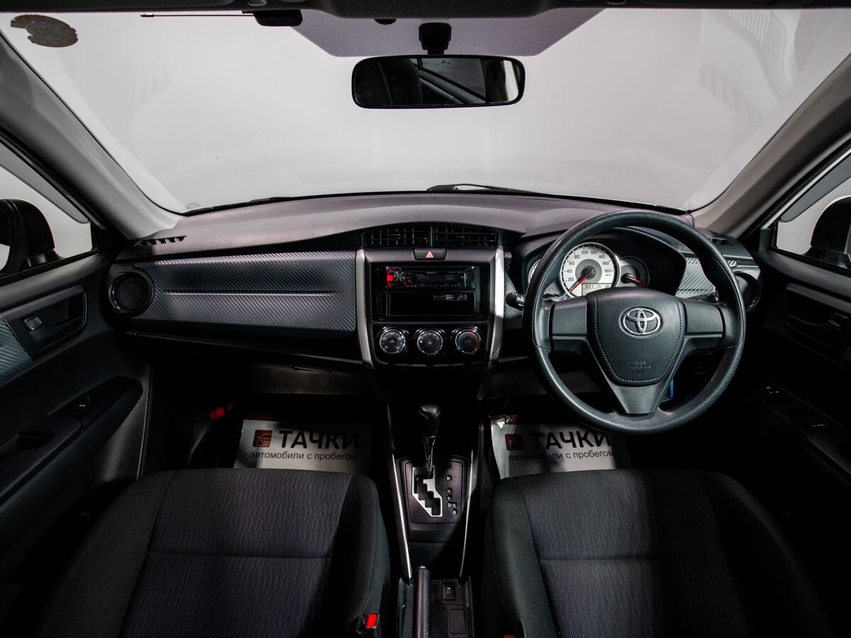 Toyota Corolla 2015 - фото автомобиля