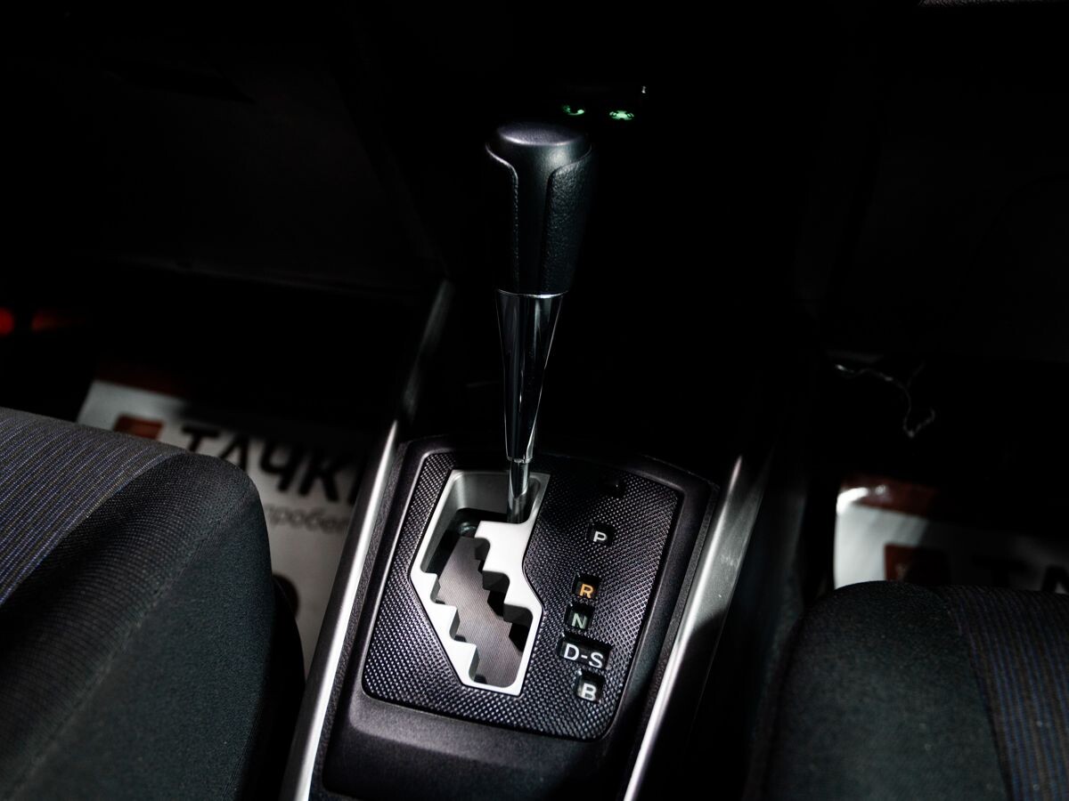 Toyota Corolla 2015 - фото автомобиля