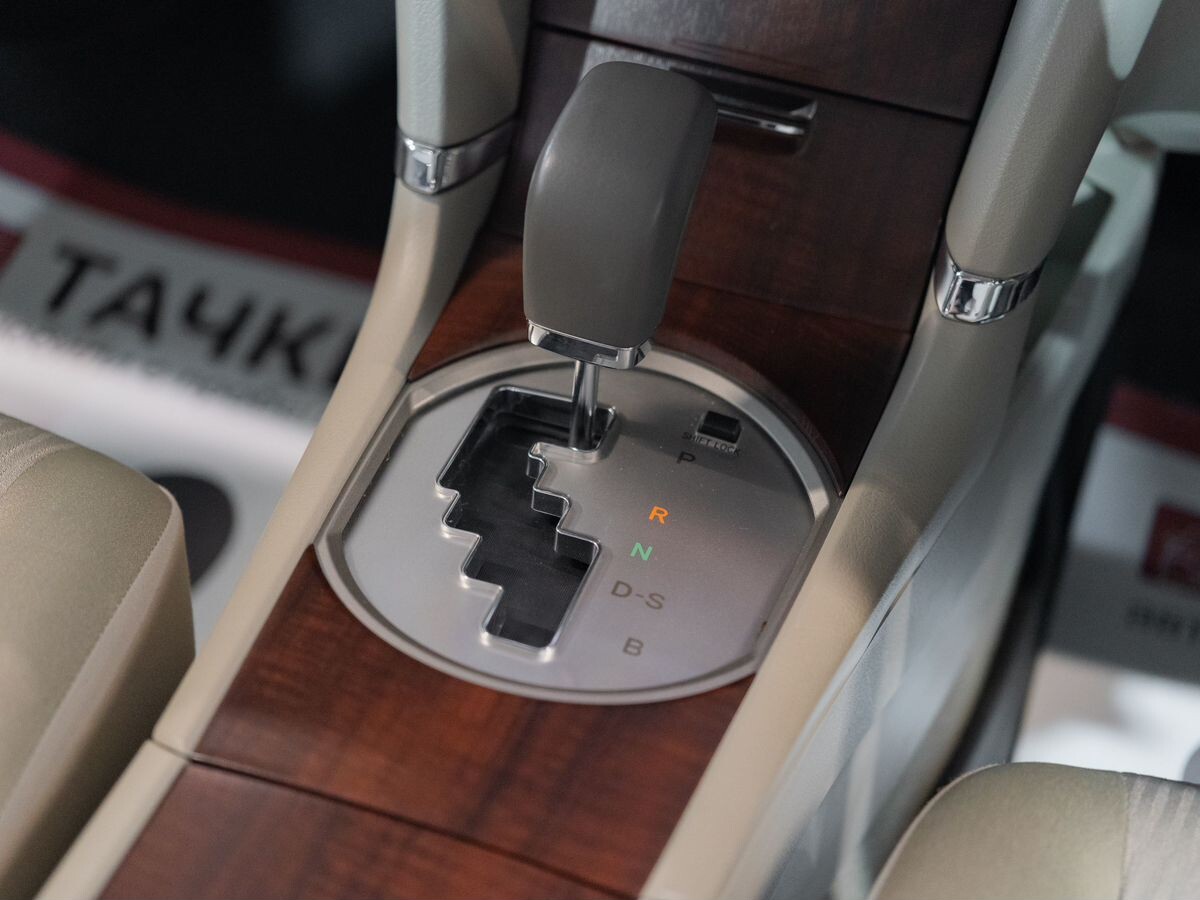 Toyota Premio 2012 - фото автомобиля