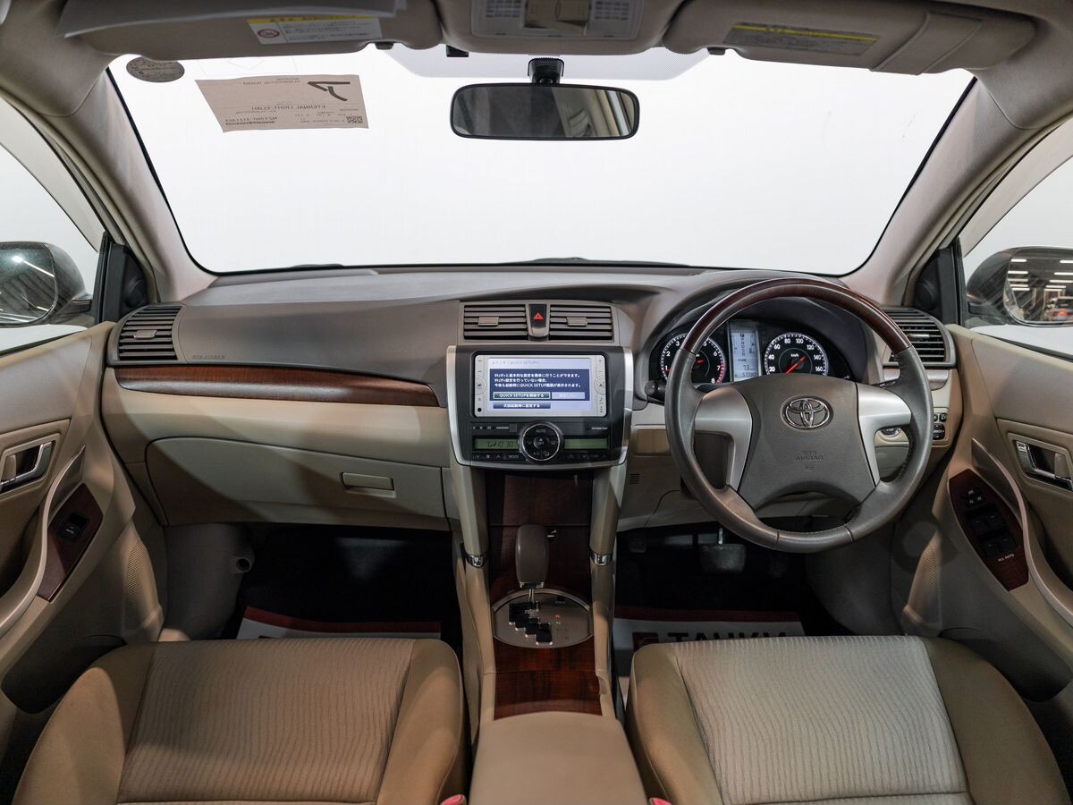 Toyota Premio 2012 - фото автомобиля