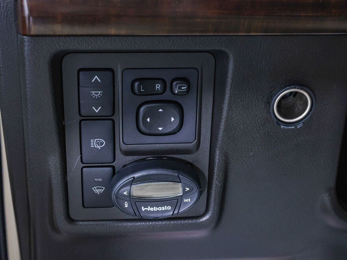 Toyota Land Cruiser Prado 2011 - фото автомобиля