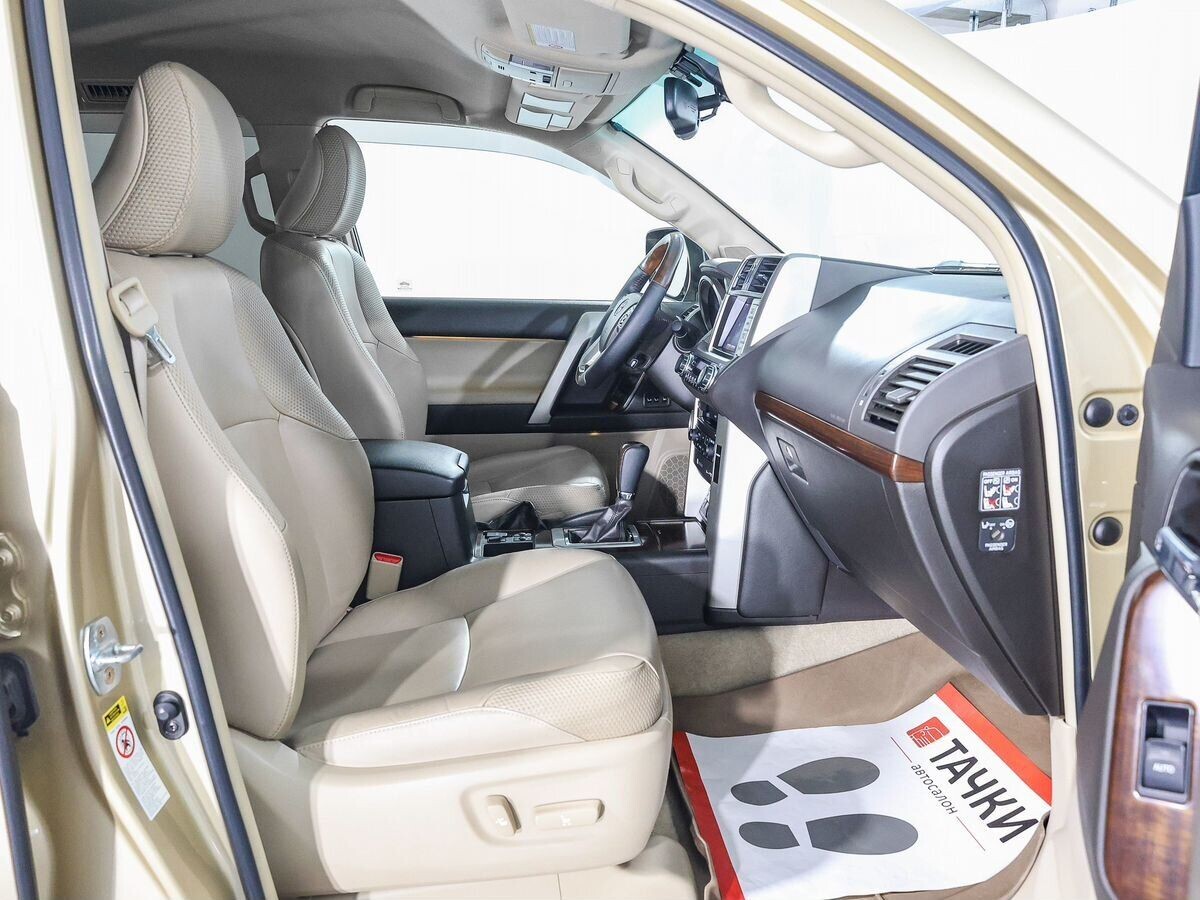 Toyota Land Cruiser Prado 2011 - фото автомобиля