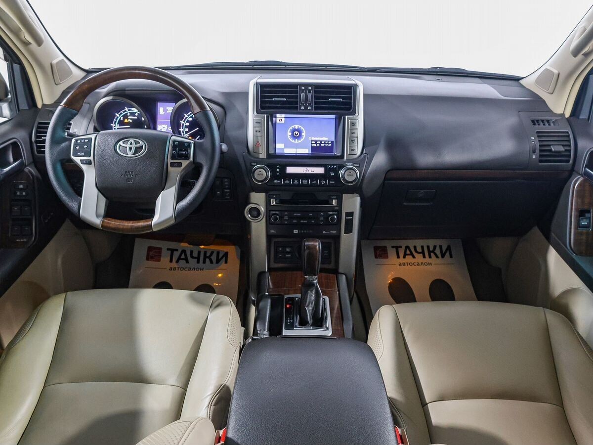 Toyota Land Cruiser Prado 2011 - фото автомобиля