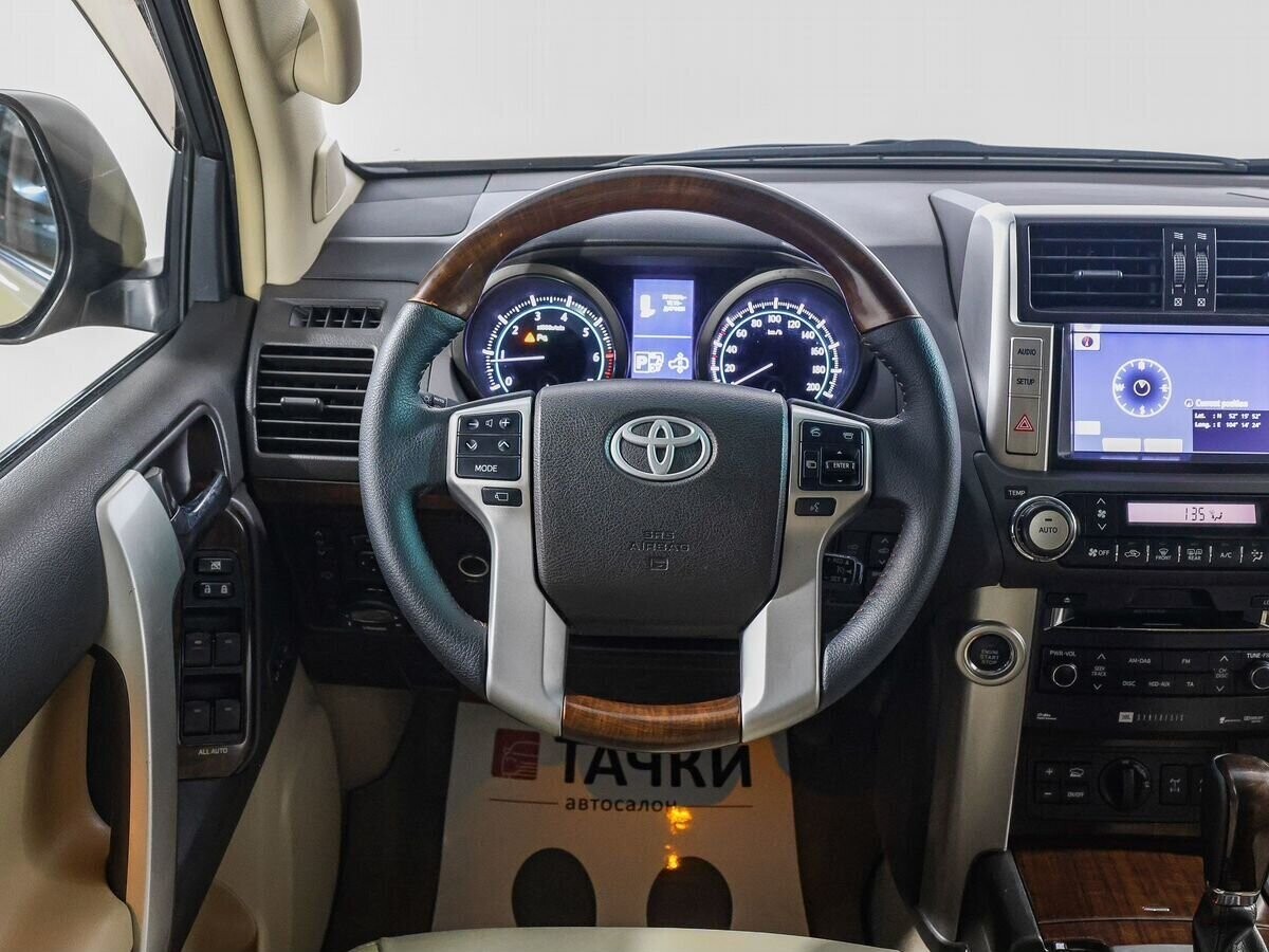 Toyota Land Cruiser Prado 2011 - фото автомобиля