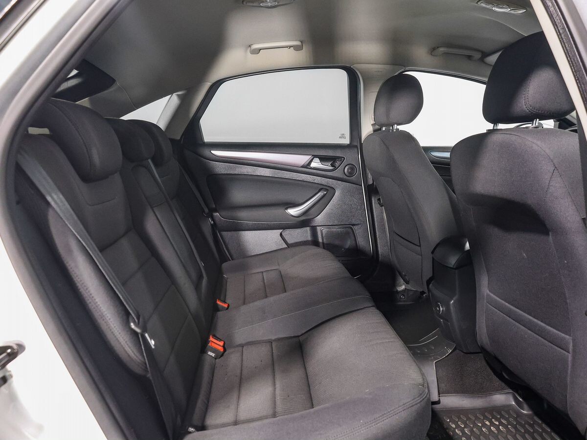 Ford Mondeo 2012 - фото автомобиля