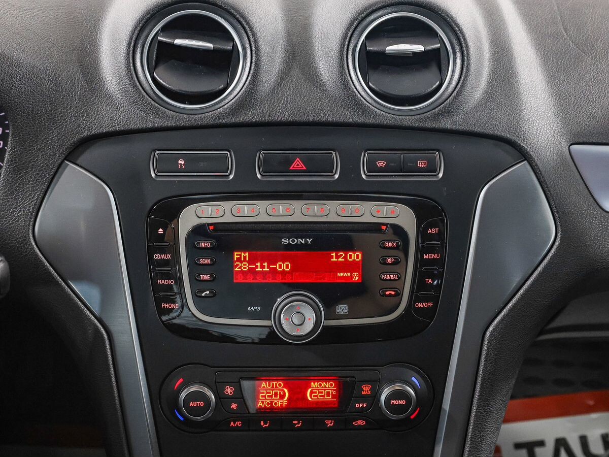 Ford Mondeo 2012 - фото автомобиля