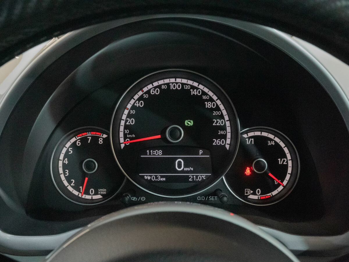 Volkswagen Beetle 2013 - фото автомобиля