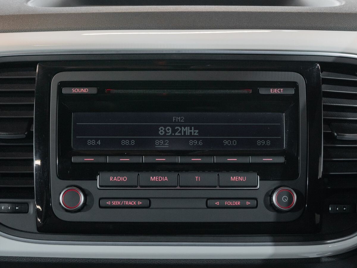 Volkswagen Beetle 2013 - фото автомобиля