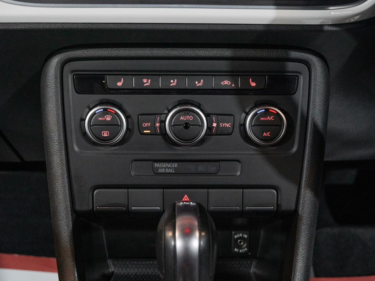 Volkswagen Beetle 2013 - фото автомобиля