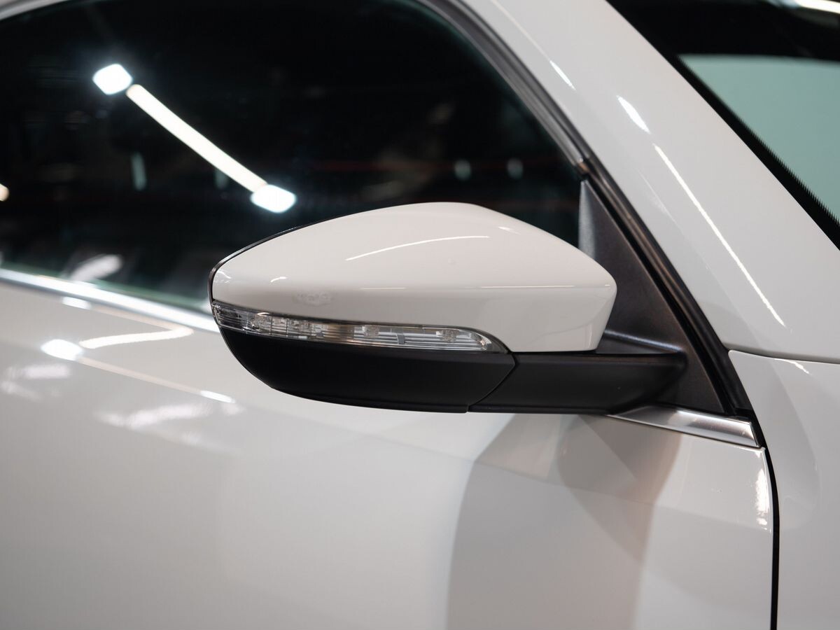 Volkswagen Beetle 2013 - фото автомобиля