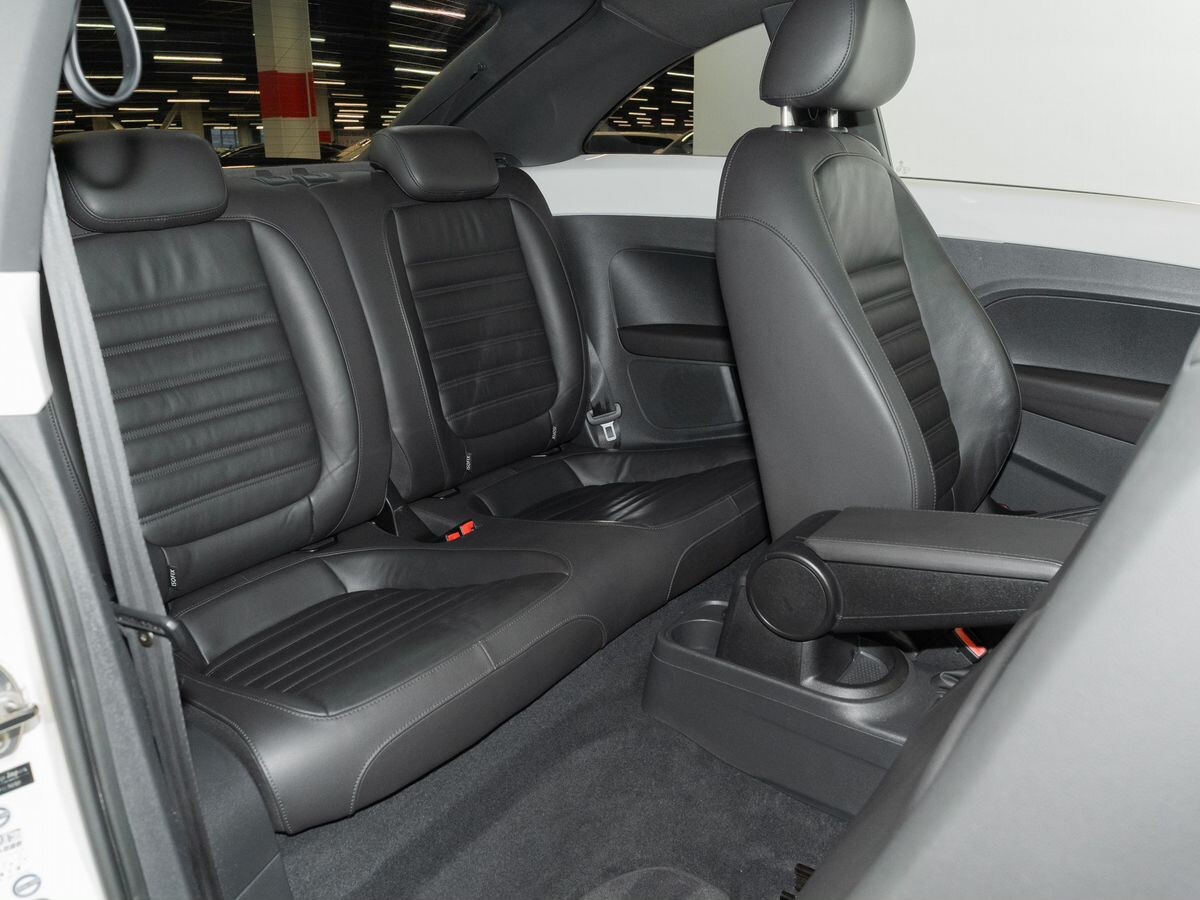 Volkswagen Beetle 2013 - фото автомобиля