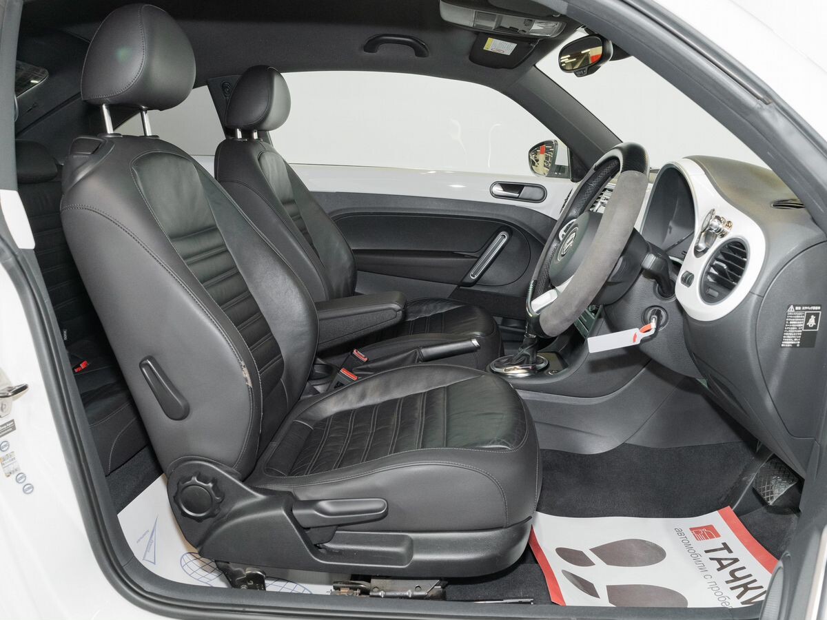 Volkswagen Beetle 2013 - фото автомобиля