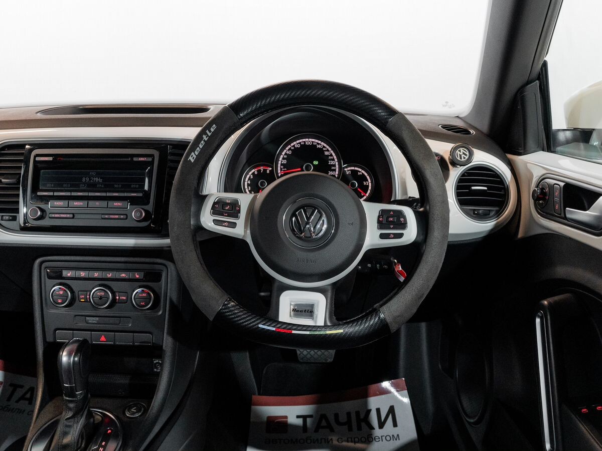 Volkswagen Beetle 2013 - фото автомобиля