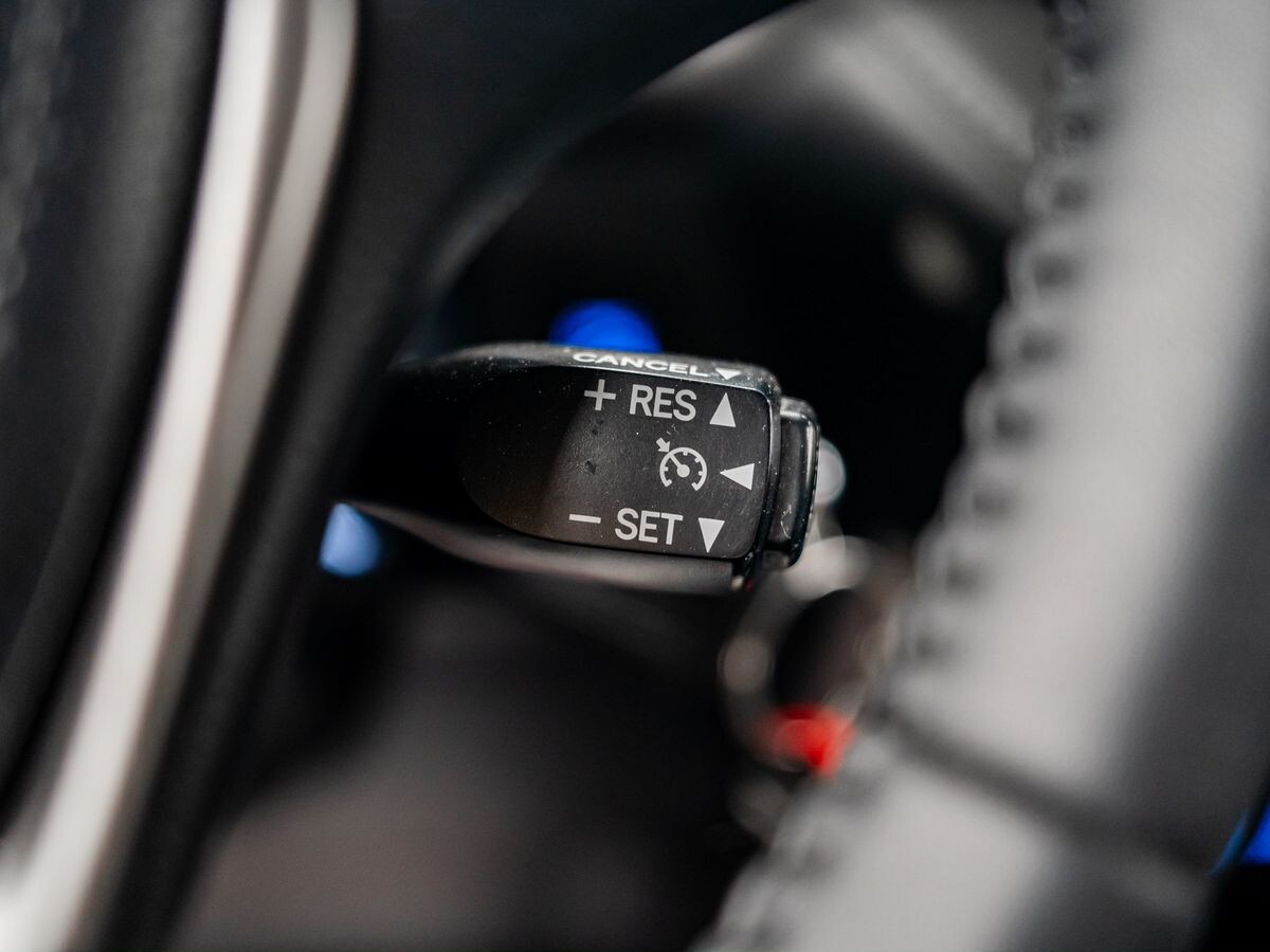 Toyota RAV4 2017 - фото автомобиля