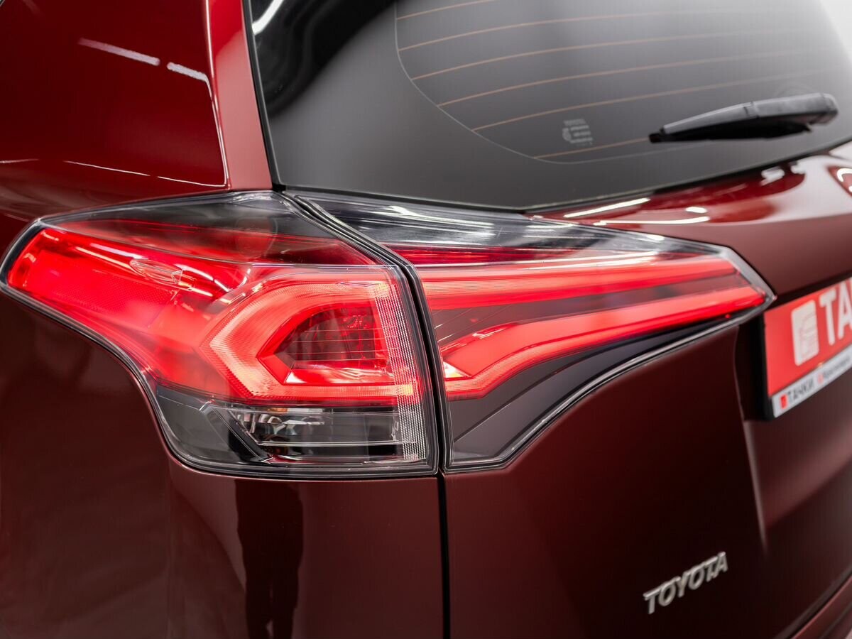 Toyota RAV4 2017 - фото автомобиля