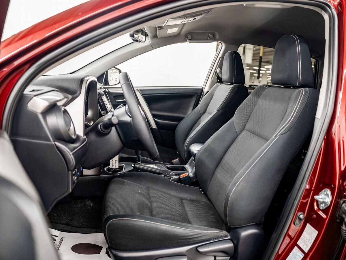 Toyota RAV4 2017 - фото автомобиля