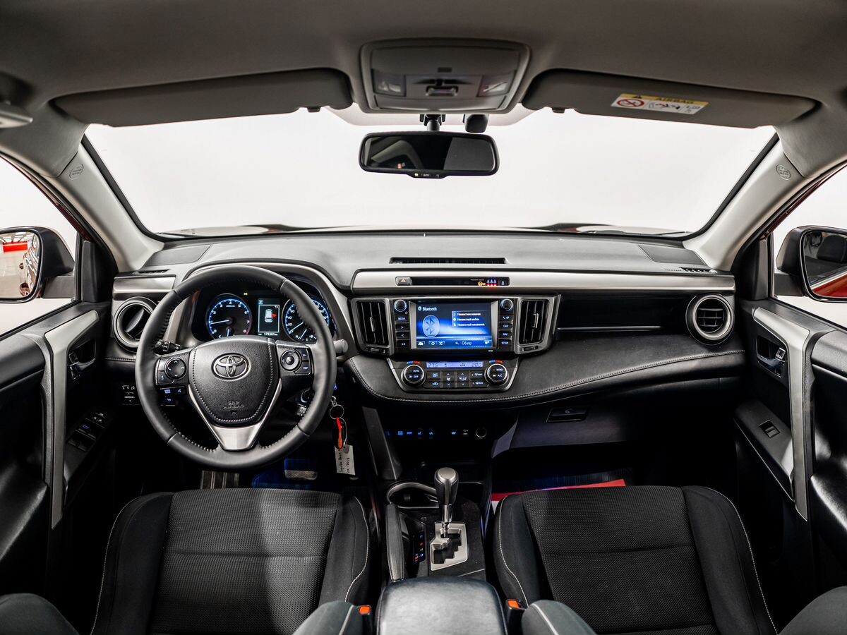 Toyota RAV4 2017 - фото автомобиля
