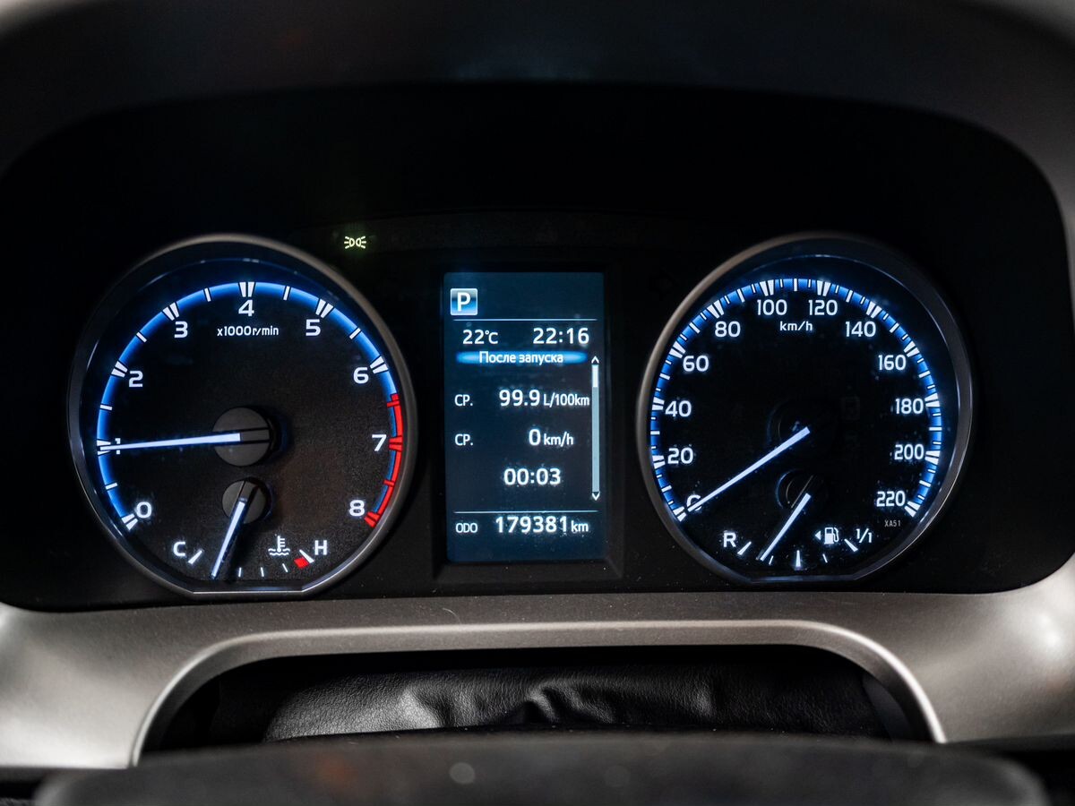 Toyota RAV4 2017 - фото автомобиля