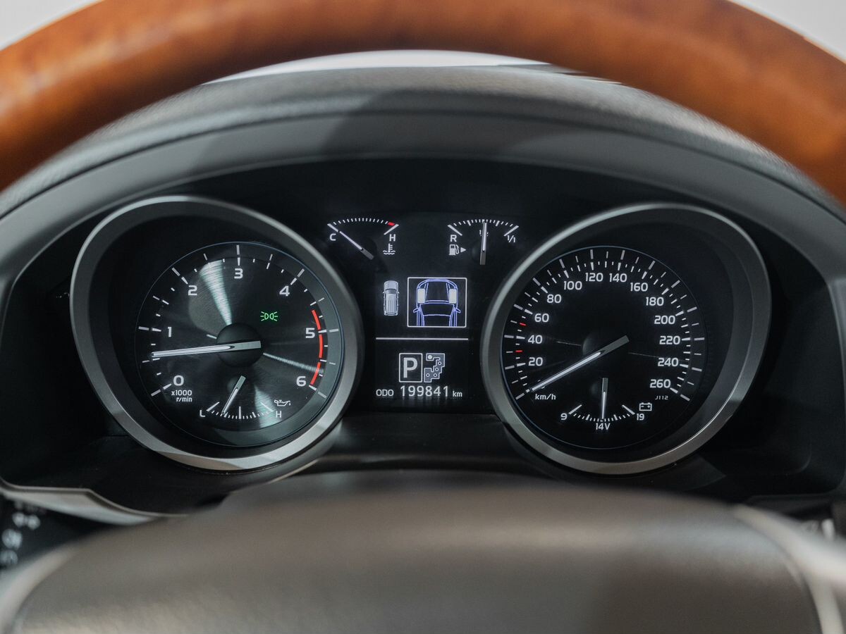 Toyota Land Cruiser 2014 - фото автомобиля