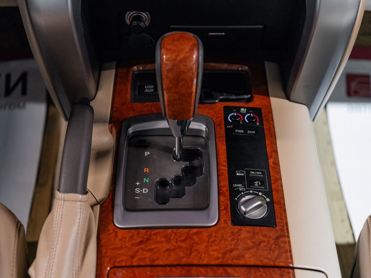 Toyota Land Cruiser 2014 - фото автомобиля