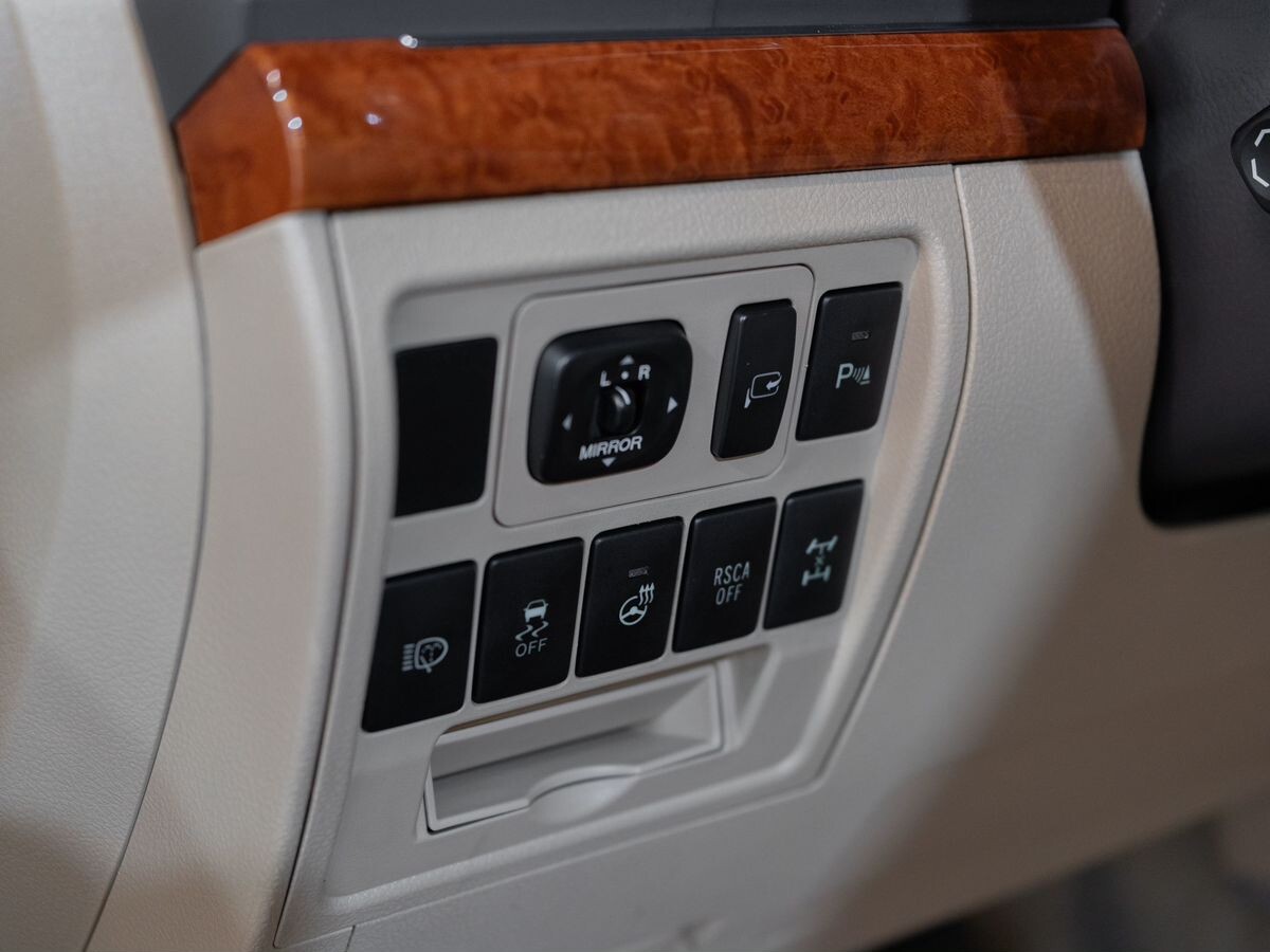 Toyota Land Cruiser 2014 - фото автомобиля