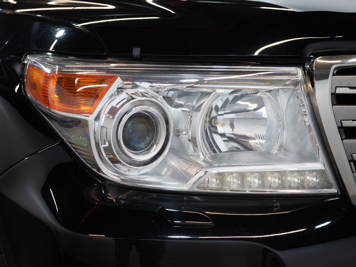 Toyota Land Cruiser 2014 - фото автомобиля