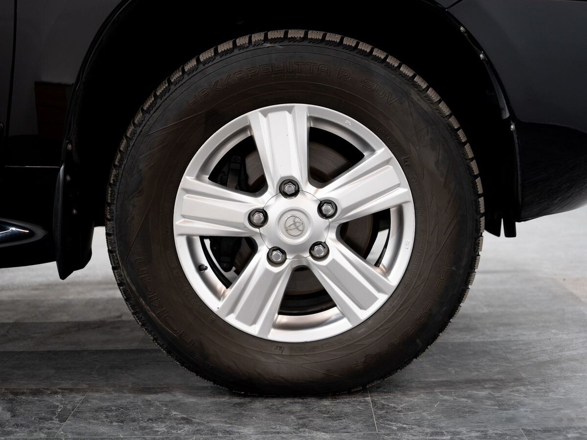 Toyota Land Cruiser 2014 - фото автомобиля