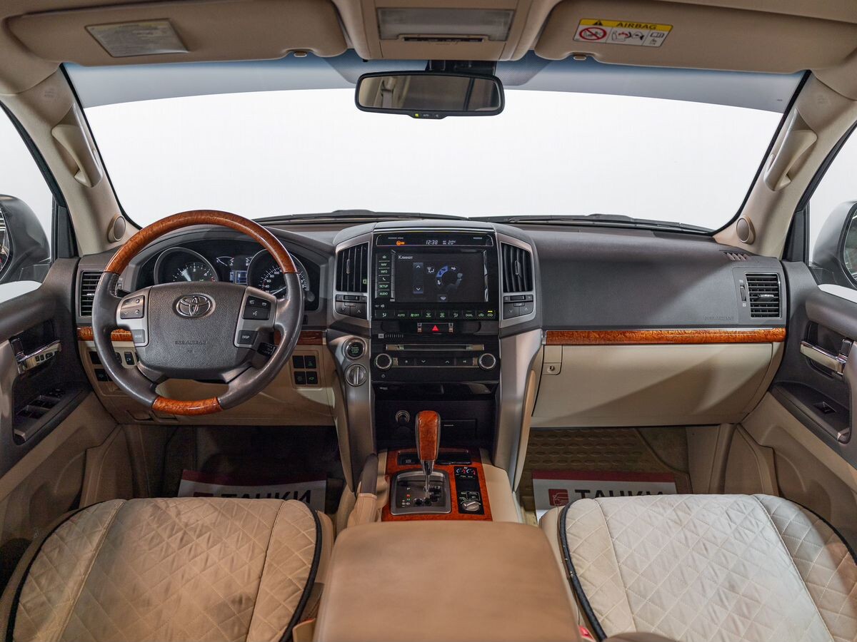 Toyota Land Cruiser 2014 - фото автомобиля