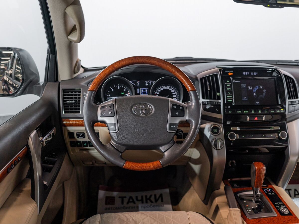 Toyota Land Cruiser 2014 - фото автомобиля