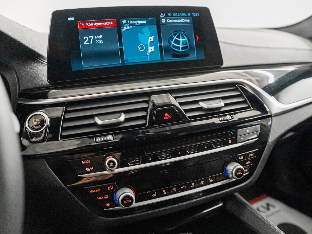 BMW 5 серии 2017 - фото автомобиля