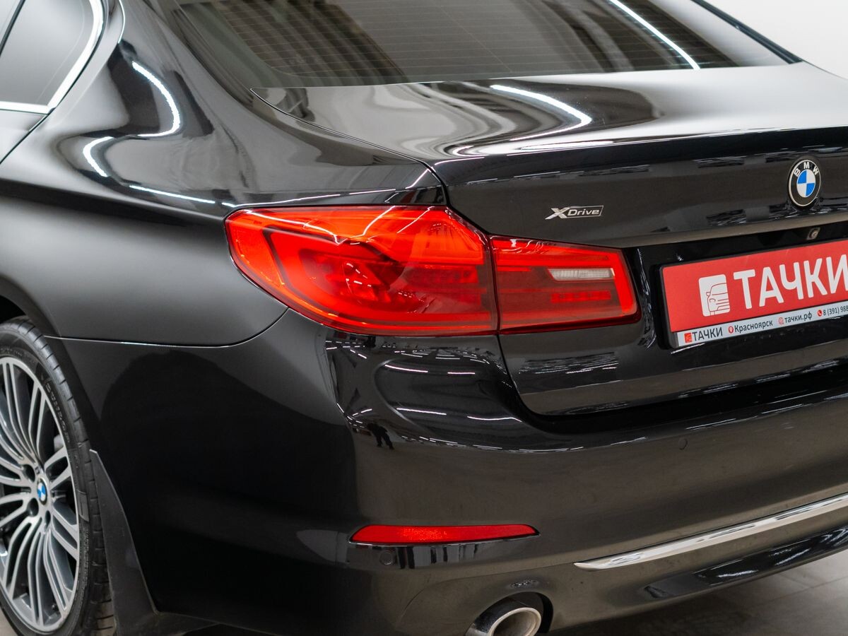 BMW 5 серии 2017 - фото автомобиля