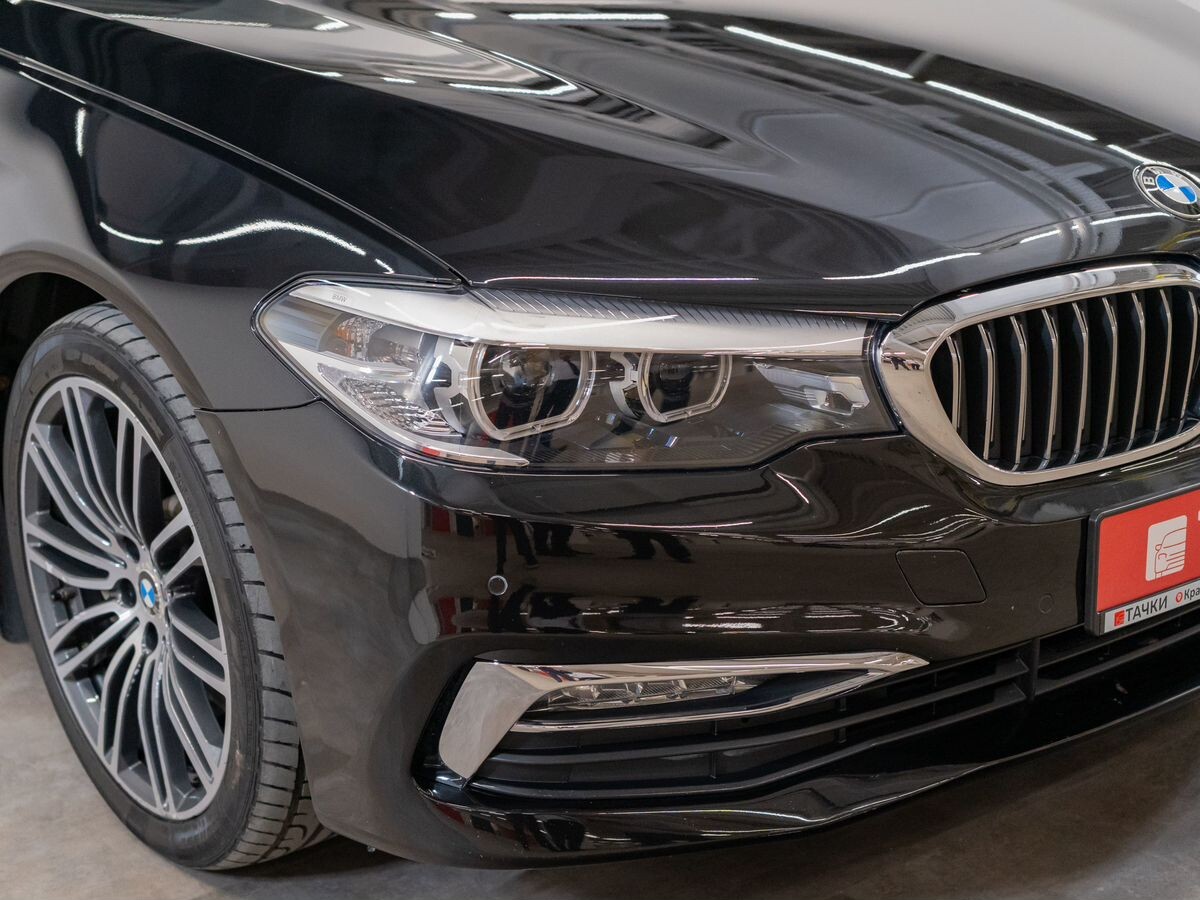 BMW 5 серии 2017 - фото автомобиля