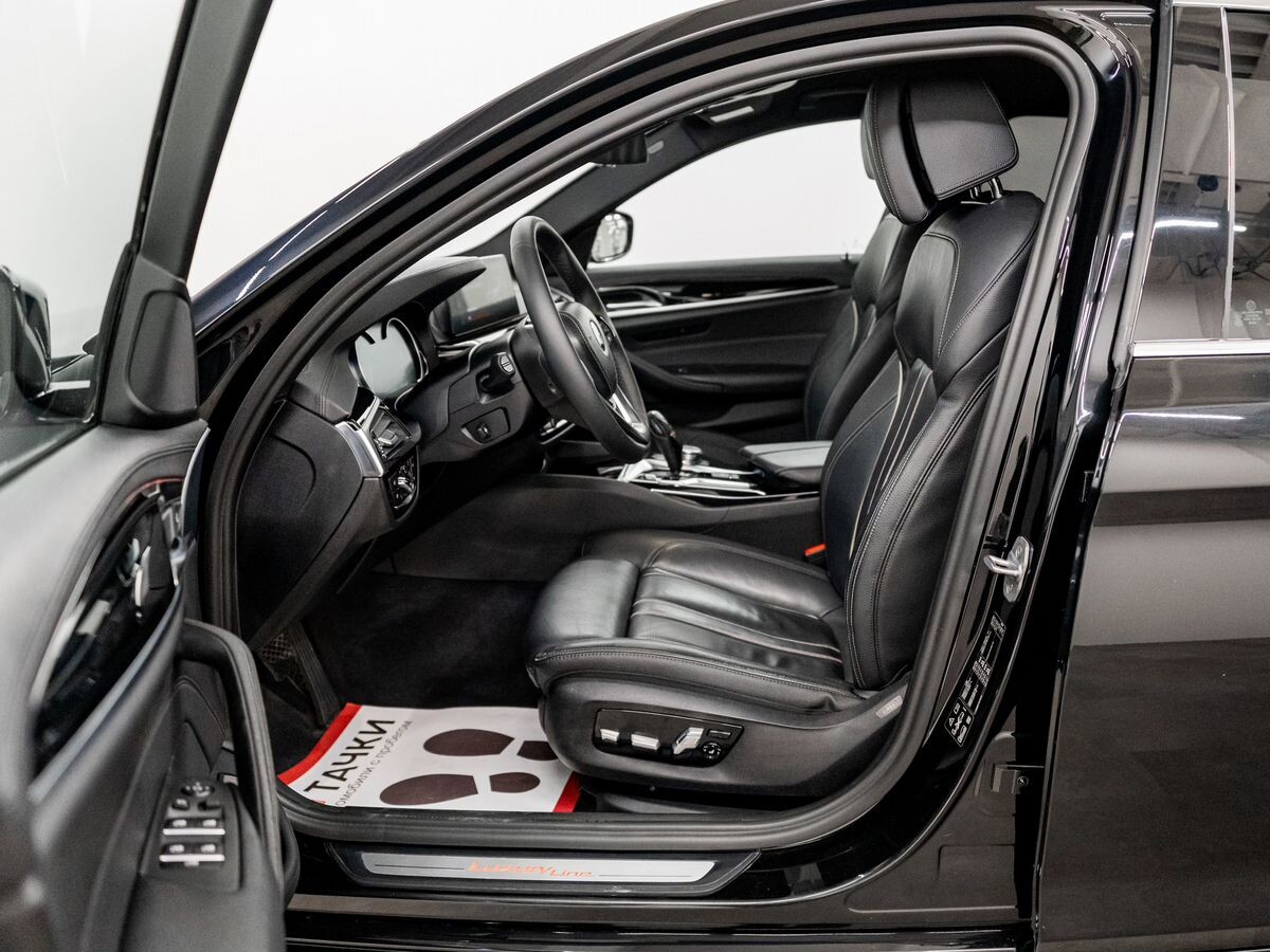 BMW 5 серии 2017 - фото автомобиля