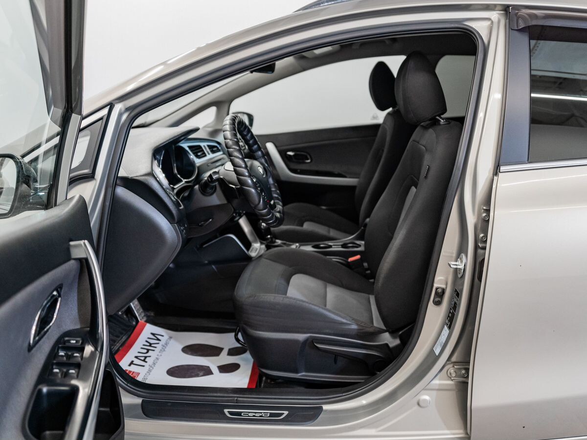 Kia Ceed 2014 - фото автомобиля