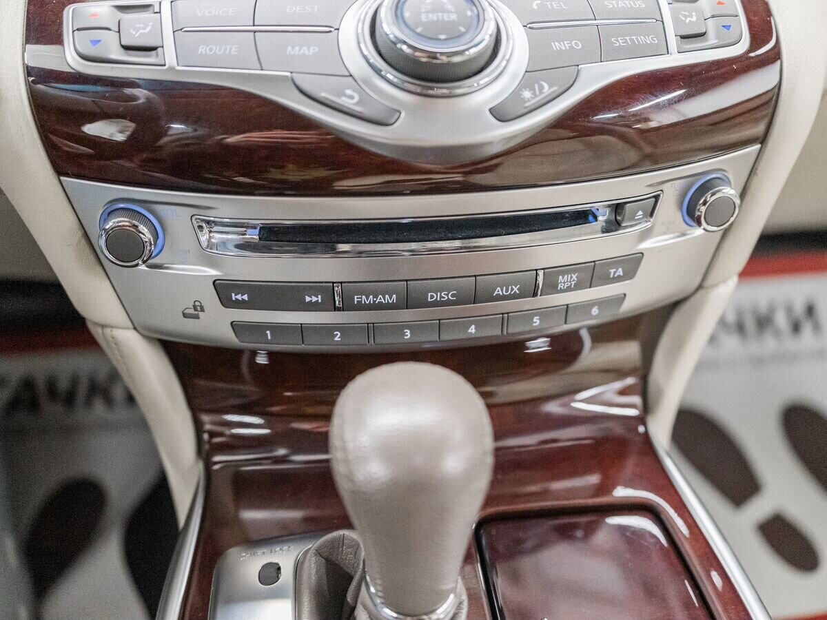 Infiniti Q70 2016 - фото автомобиля