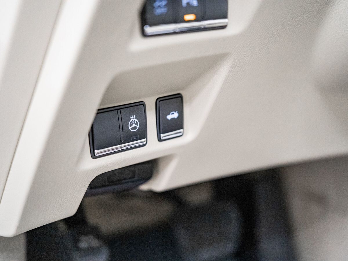 Infiniti Q70 2016 - фото автомобиля